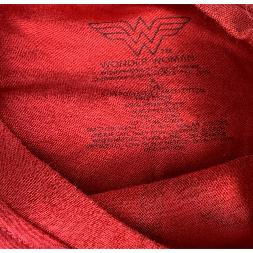 Wonder Woman Kids T-Shirt - Red with Gold Logo - Youth Size M - Picture 3 of 3